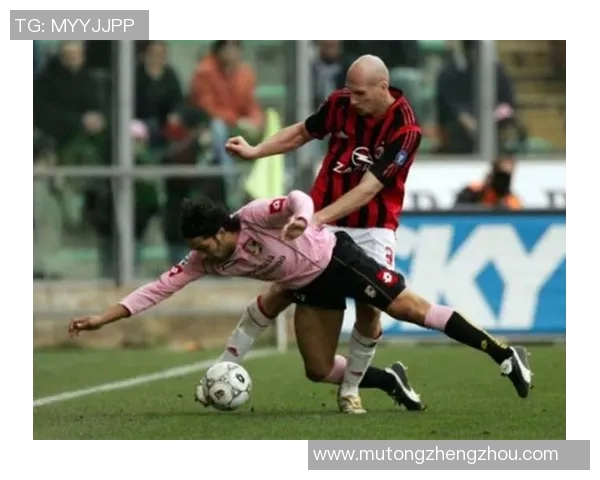 足球场上的硬汉对决 球星动手背后的情绪与冲突解析